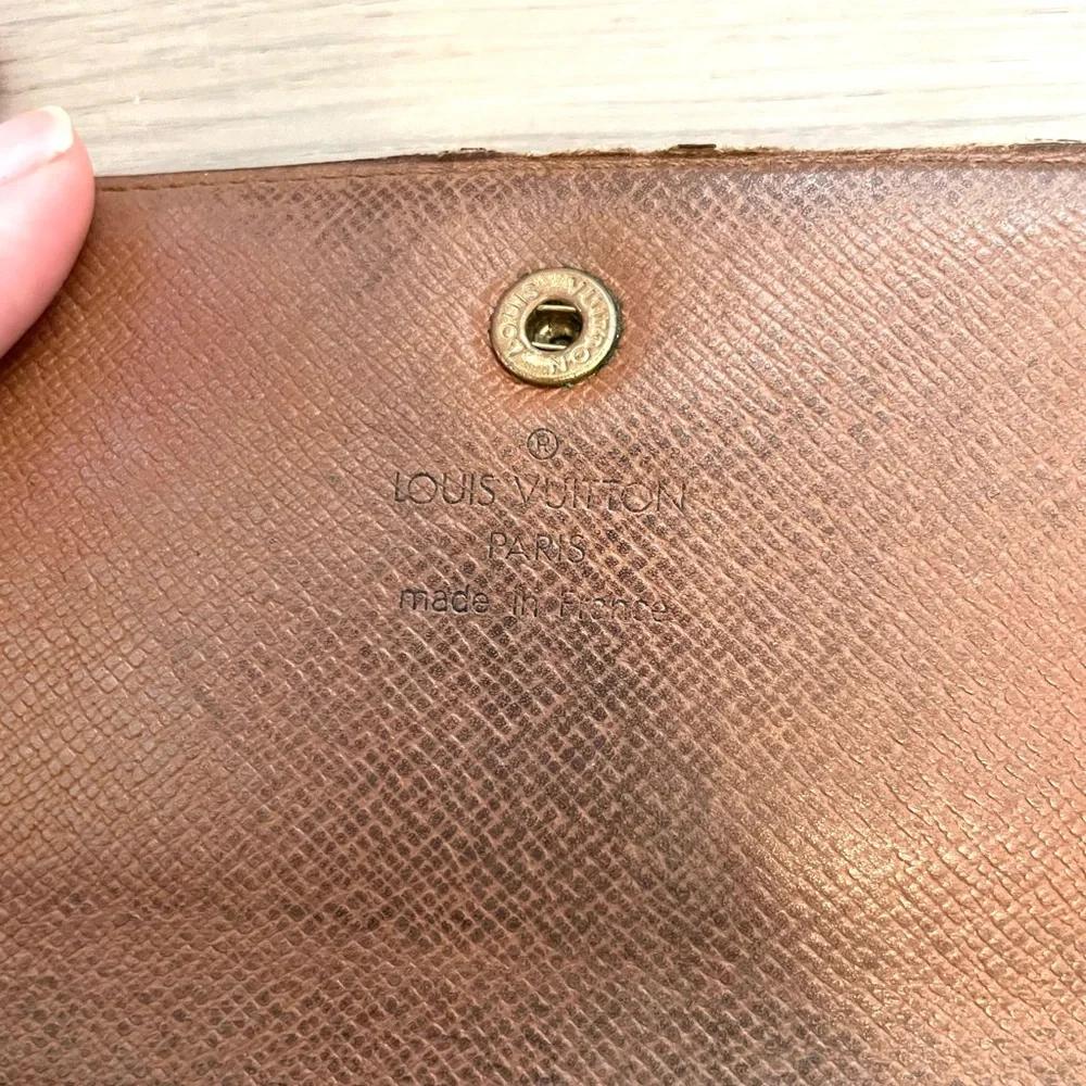 Authentic Louis Vuitton Vintage International Monogram Wallet - Picture 11 of 16